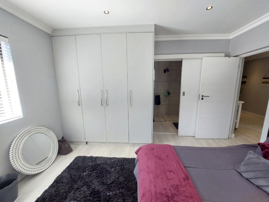 4 Bedroom Property for Sale in Hartenbos Landgoed Western Cape